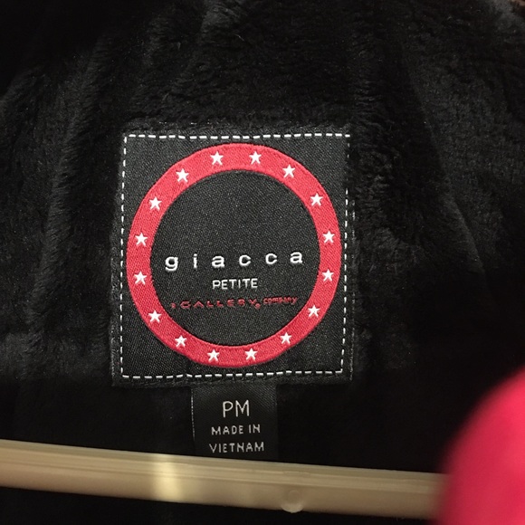 Red coat - Picture 3 of 6